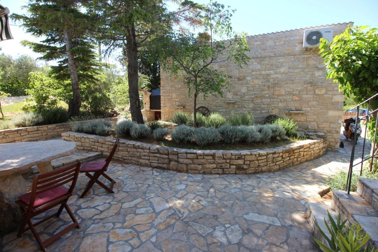 Stone House Skrivena Villa Pridraga Exterior photo